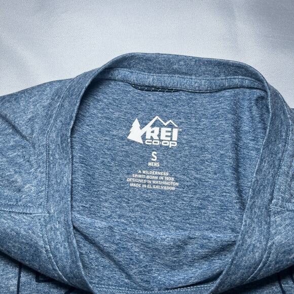 REI Graphic T-Shirt Hiking Mens S Blue Pullover Crew Neck Breathable Stretch - Picture 3 of 7